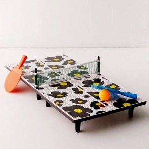 UO Exclusive Black Daisy Pattern Mini Tabletop Ping Pong Table